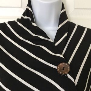 Bobeau Long sleeve black and white striped sweater